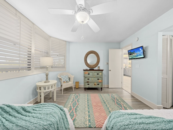 Sanibel Vacation Condo Sleeps Six Guests.